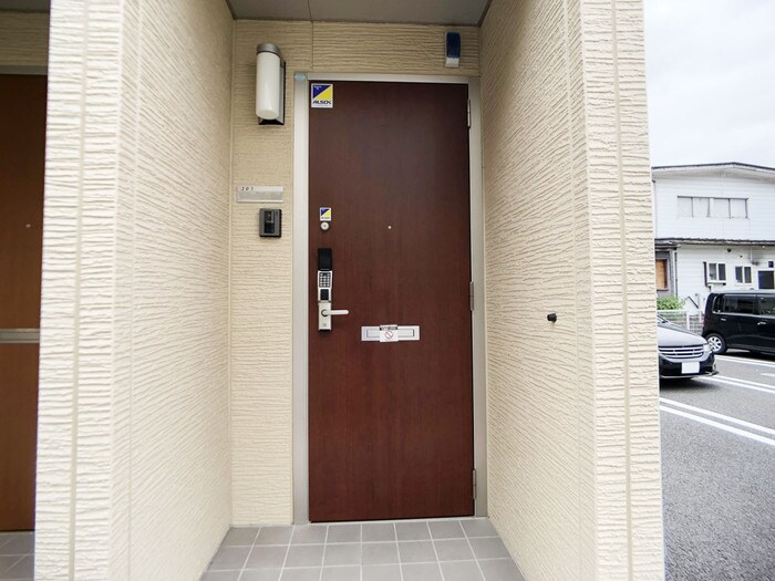 物件外観写真3　(エントランス)