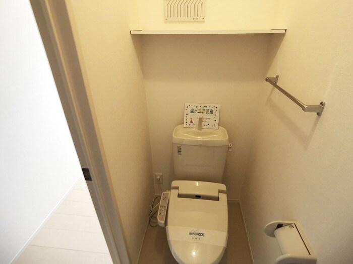 物件内観写真9　(トイレ)