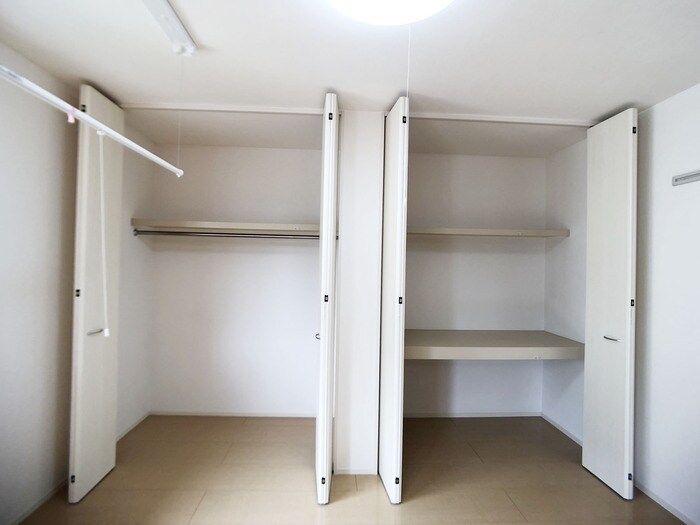 物件内観写真10　(収納)