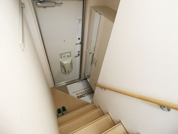 物件内観写真11　(玄関)