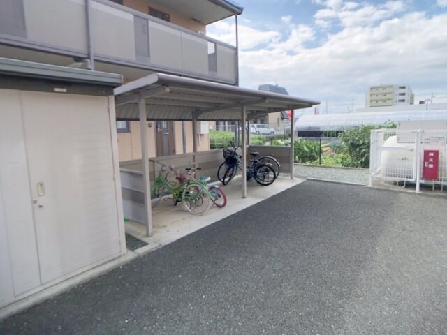 物件内観写真13　(駐輪場)