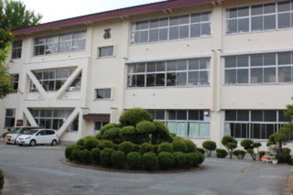 周辺環境(山形市立第三小学校 1060m)