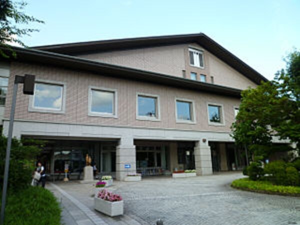 周辺環境(山形県県立図書館 864m)