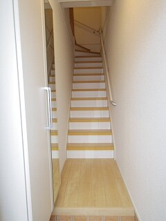 物件内観写真8　(玄関)