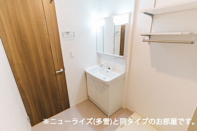 物件内観写真6　(洗面所)