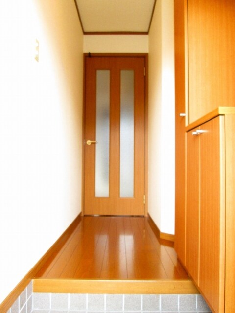 物件内観写真13　(玄関)