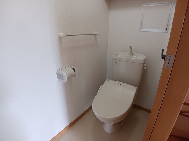 物件内観写真8　(トイレ)