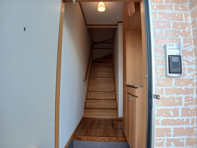 物件内観写真12　(玄関)