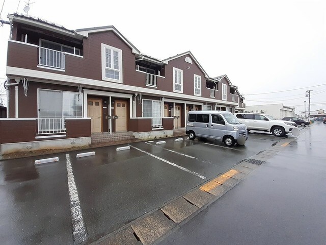 物件外観写真2　(駐車場)