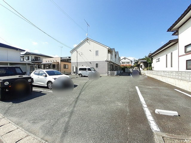 物件外観写真2　(駐車場)
