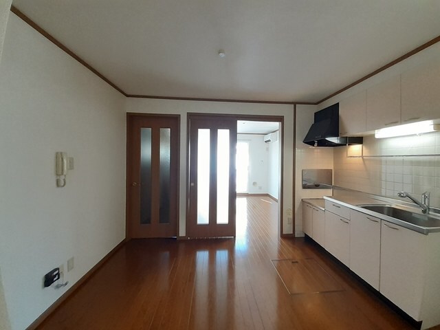 物件内観写真4　(居室・リビング)