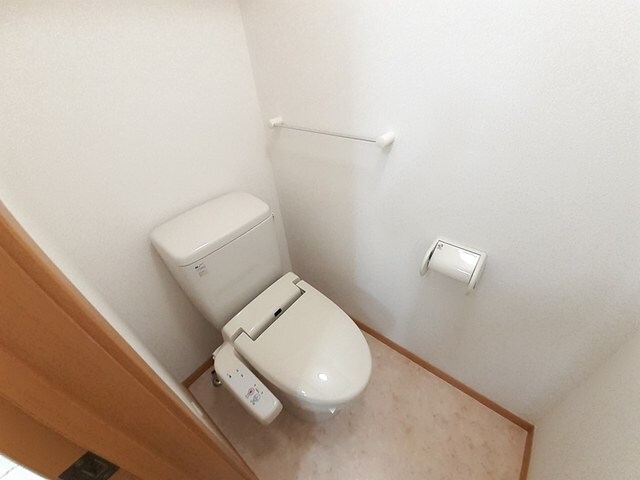 物件内観写真8　(トイレ)