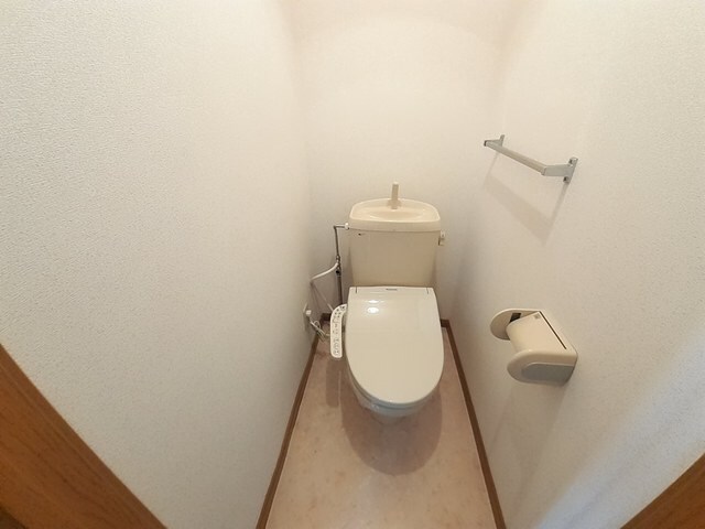 物件内観写真8　(トイレ)