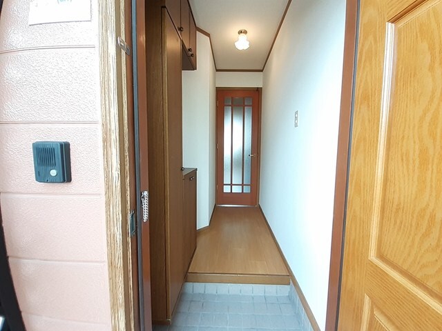 物件内観写真12　(玄関)