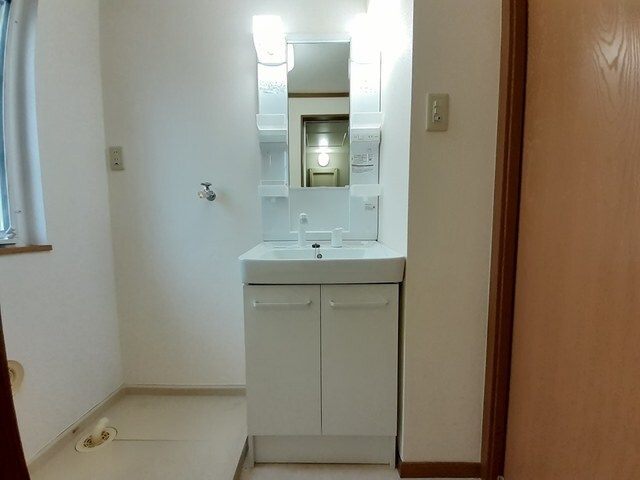 物件内観写真7　(洗面所)