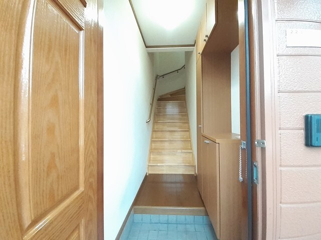 物件内観写真12　(玄関)