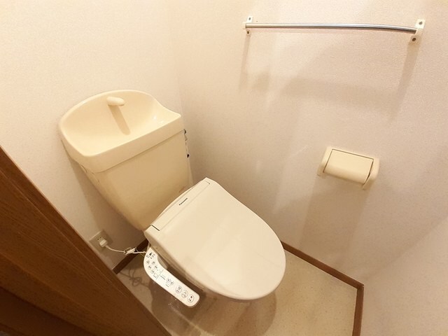 物件内観写真8　(トイレ)