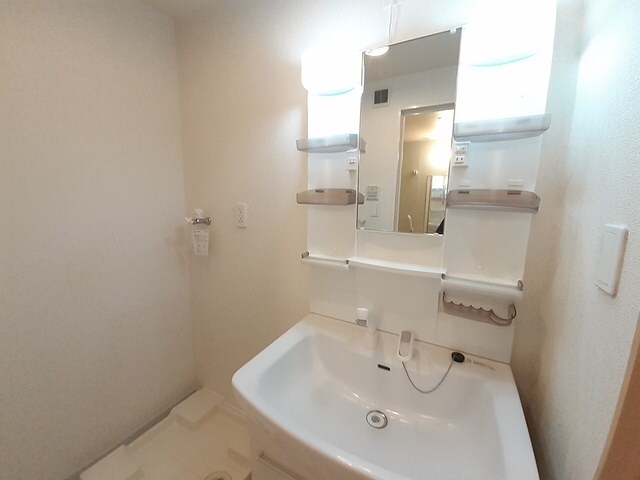 物件内観写真7　(洗面所)