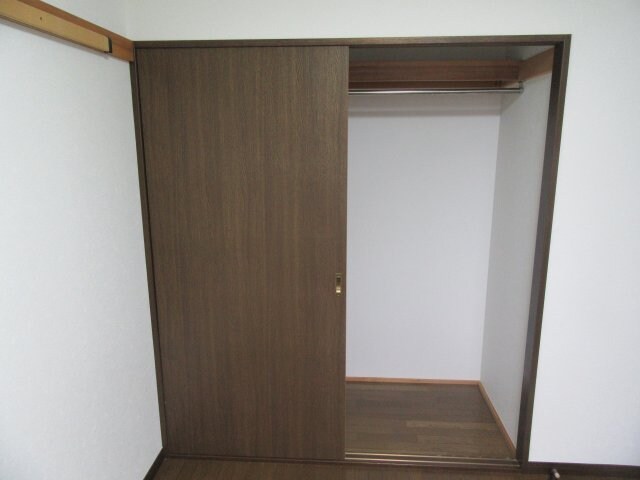 物件内観写真13　(大きなスペースがあり、収納には困りません)