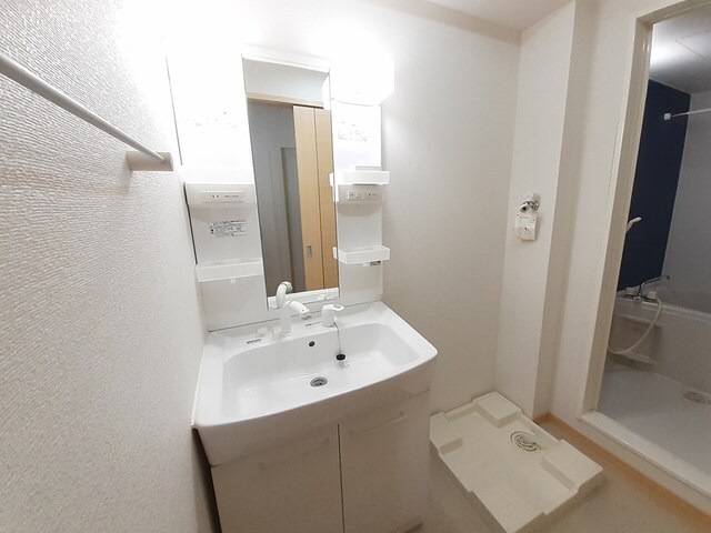 物件内観写真8　(洗面所)