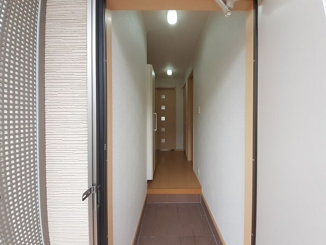 物件内観写真13　(玄関)