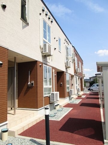 物件外観写真2　(エントランス)