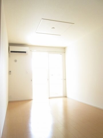 物件内観写真5　(居室・リビング)