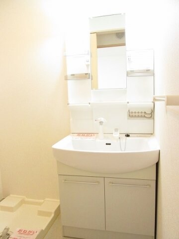 物件内観写真8　(洗面所)