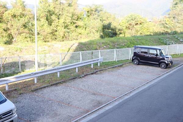 駐車場(駐車場です)