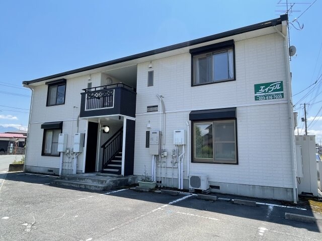 物件外観写真1　(きれいな外観です)