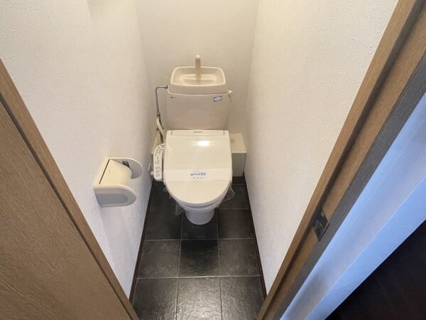 トイレ(ゆったりとした空間のトイレです)