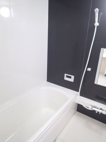 物件内観写真6　(追い焚き機能付き一坪風呂)