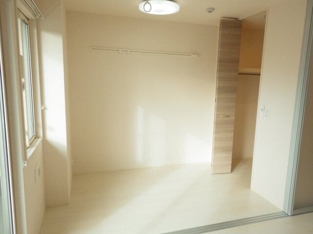 物件内観写真7　(2.9帖の洋室)