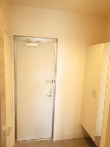 物件内観写真11　(シューズBOX付き玄関)