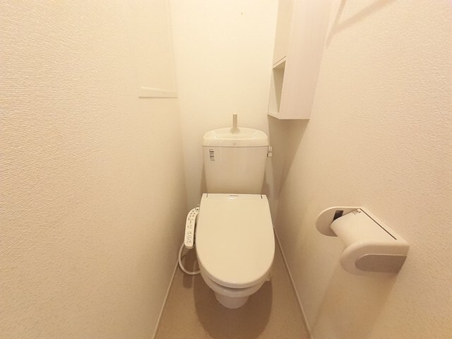 物件内観写真8　(トイレ)