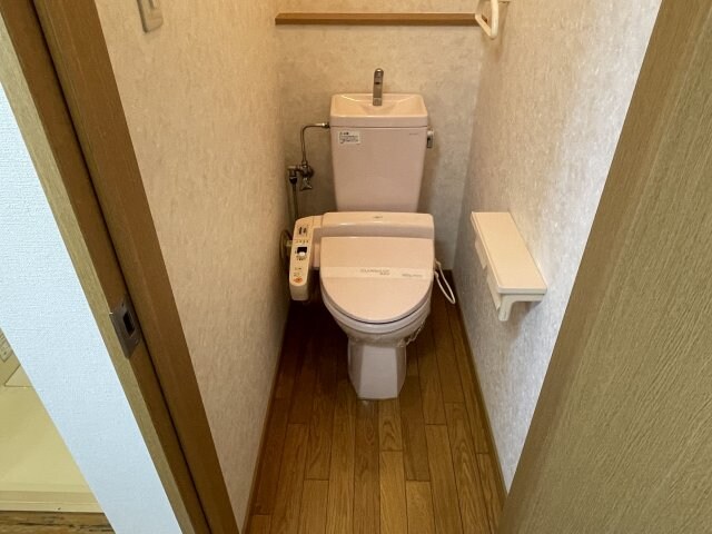 物件内観写真9　(落ち着いたトイレです)