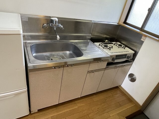 物件内観写真11　(コンパクトなキッチンで掃除もラクラク)