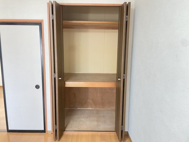 物件内観写真10　(収納のためのスペースです)