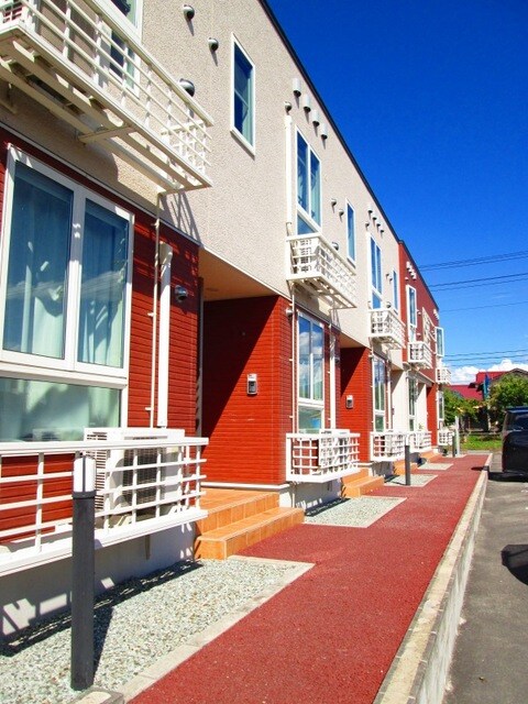 物件外観写真2　(エントランス)