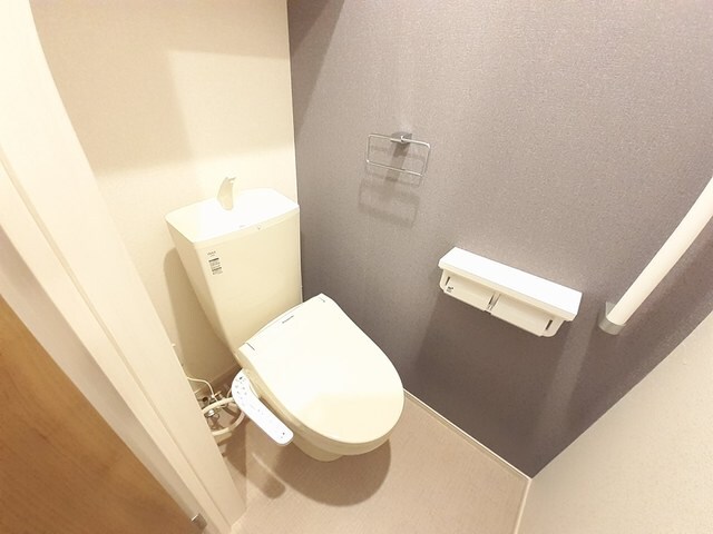 物件内観写真8　(トイレ)