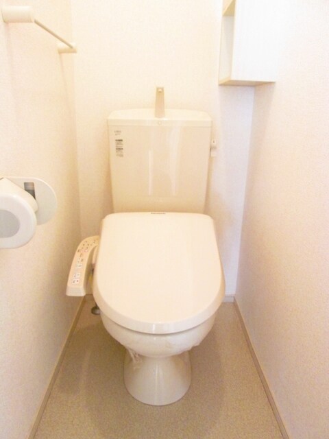 物件内観写真8　(トイレ)