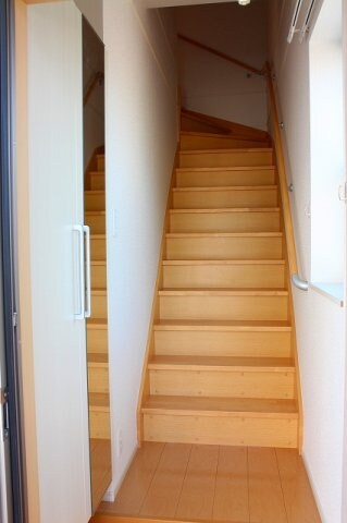 物件内観写真6　(玄関)