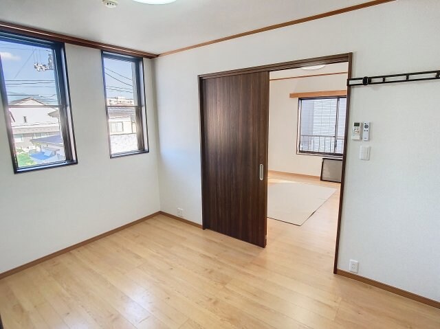 物件内観写真5　(リフォーム中のお写真になります。)