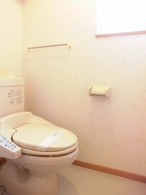 物件内観写真8　(トイレ)