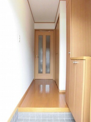 物件内観写真12　(玄関)