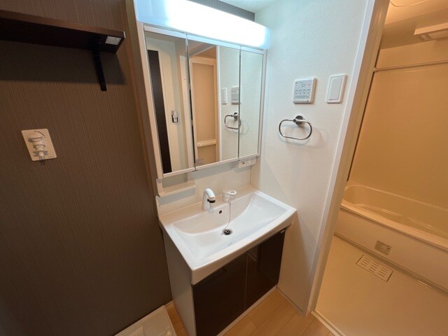 物件内観写真11　(洗髪洗面化粧台(イメージ))