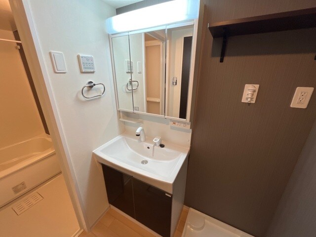 物件内観写真11　(洗髪洗面化粧台(イメージ))