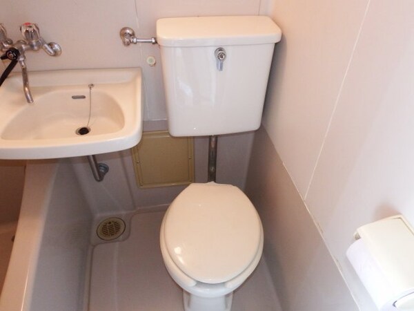 トイレ(シンプルで使いやすいトイレです)