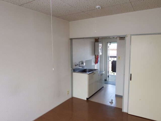 物件内観写真8　(おしゃれなリビングです)