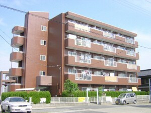 クリスタルガーデン外観写真
